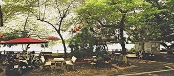 Hanoi Home 2 - Lake view Apartment
