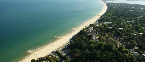 På stranden och strandhanddukar