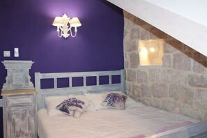 3 bedrooms, desk, iron/ironing board, WiFi