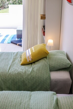 4 slaapkamers, een strijkplank/strijkijzer, wifi, beddengoed