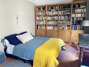 4 chambres, fer et planche à repasser, Wi-Fi gratuit, draps fournis