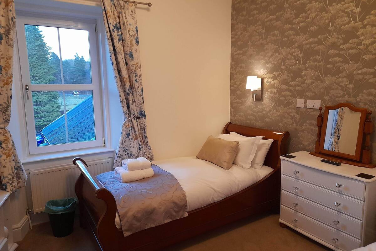 standard twin room, 2 single beds | egyptian cotton sheets, premium bedding, down duvets