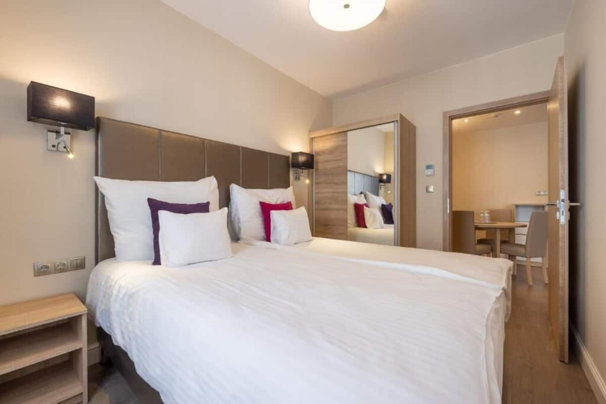 Memory foam beds, in-room safe, blackout drapes, soundproofing