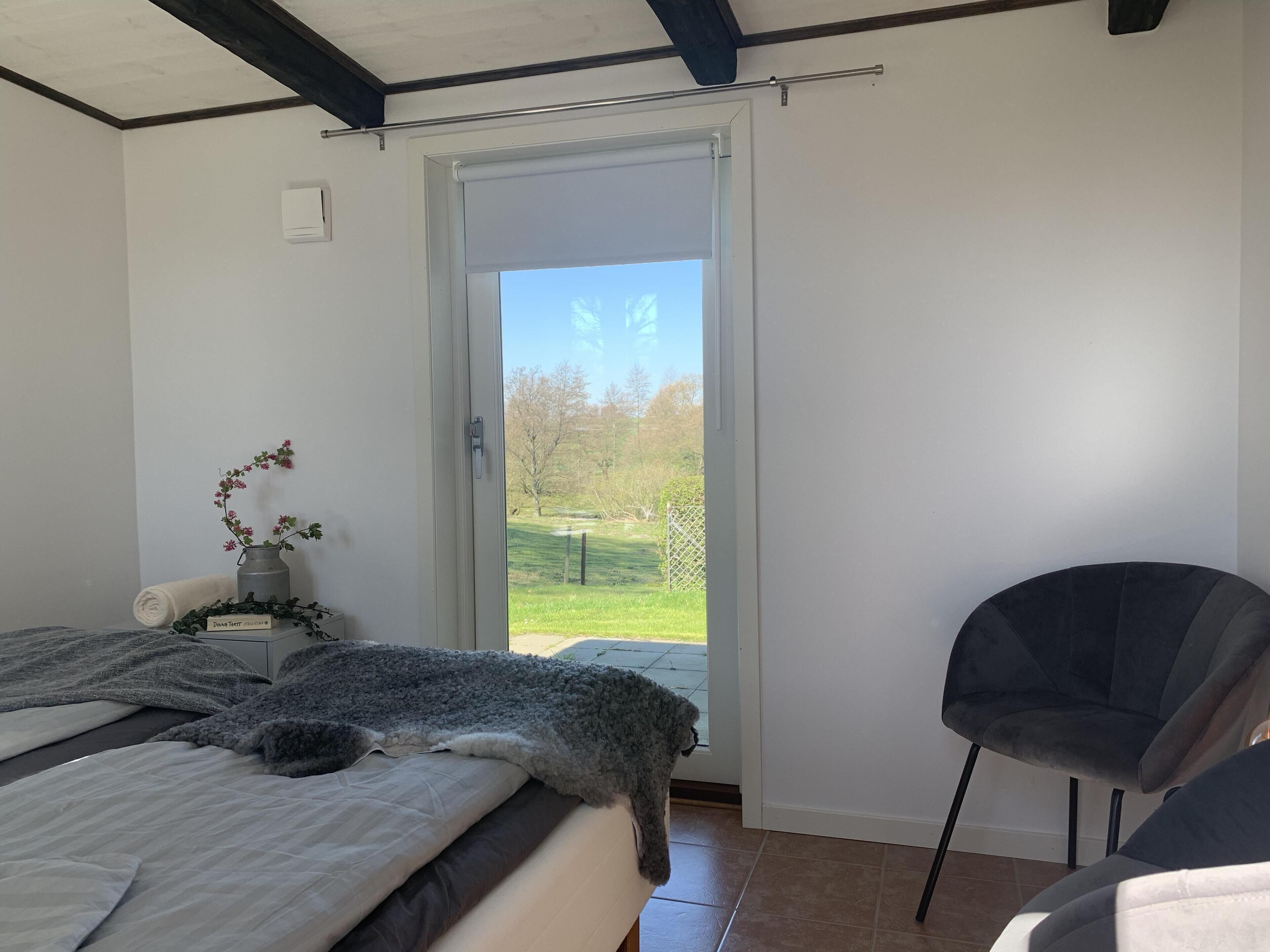 1 sovrum och sängkläder