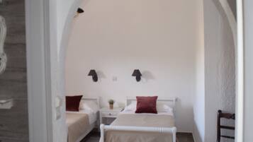 Hochwertige Bettwaren, Betten mit Memory-Foam-Matratzen, Zimmersafe