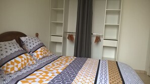 3 chambres, fer et planche à repasser, draps fournis