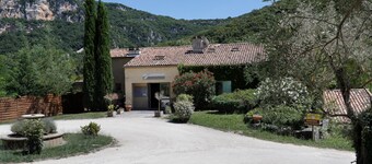 Studio avec Terrasse ! Ia Vue sur l'Ardèche