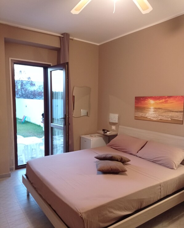 1 Schlafzimmer, Schreibtisch, WLAN