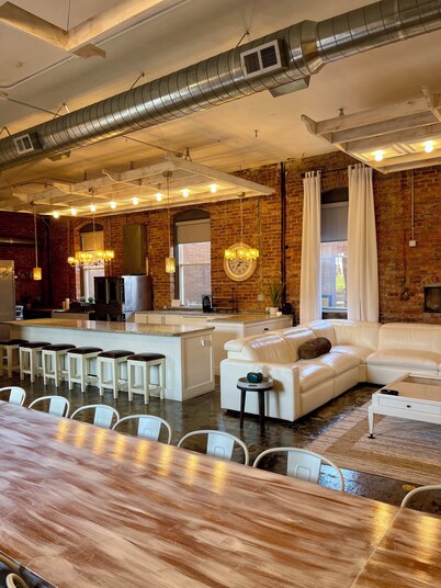 Luxury Awaits! 9,000 SF Mansion with 14 Bedrooms 5 Baths Theater Room seats 20!