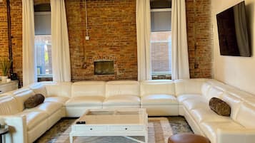 Smart TV, video games, DVD player, video library