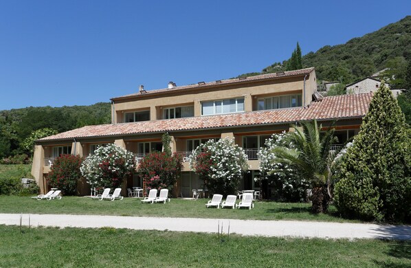 Exterior - Terrasse ! Studio Abordable, Navettes Gratuites (VALLON-PONT-D’ARC)