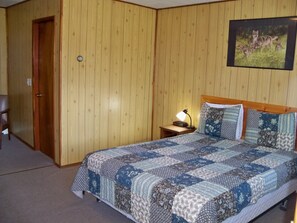 스탠다드룸, 퀸사이즈침대 1개, 금연, 산 전망 | 무료 WiFi, 휠체어로 이용 가능