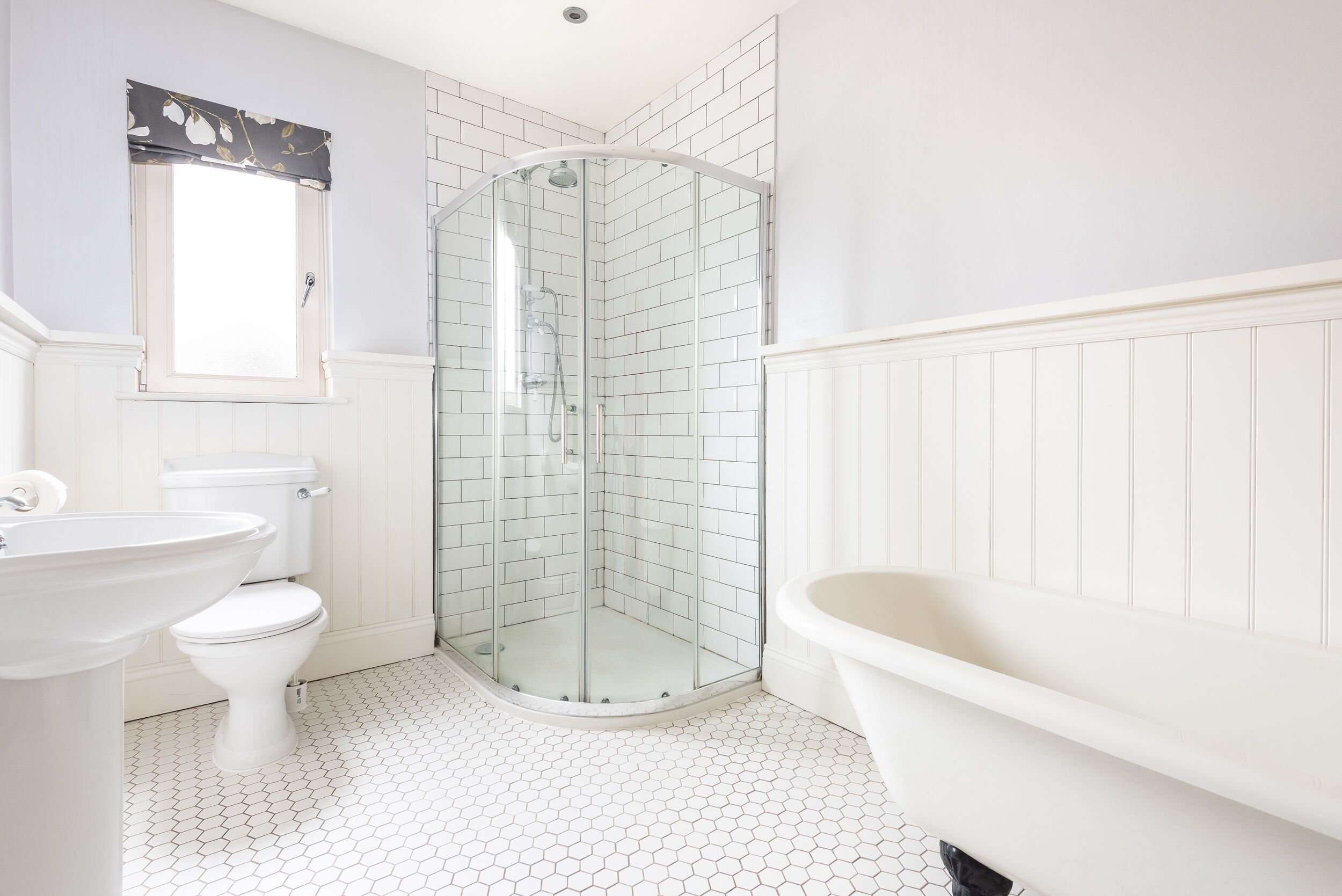 Bathtub, free toiletries, hair dryer, towels
