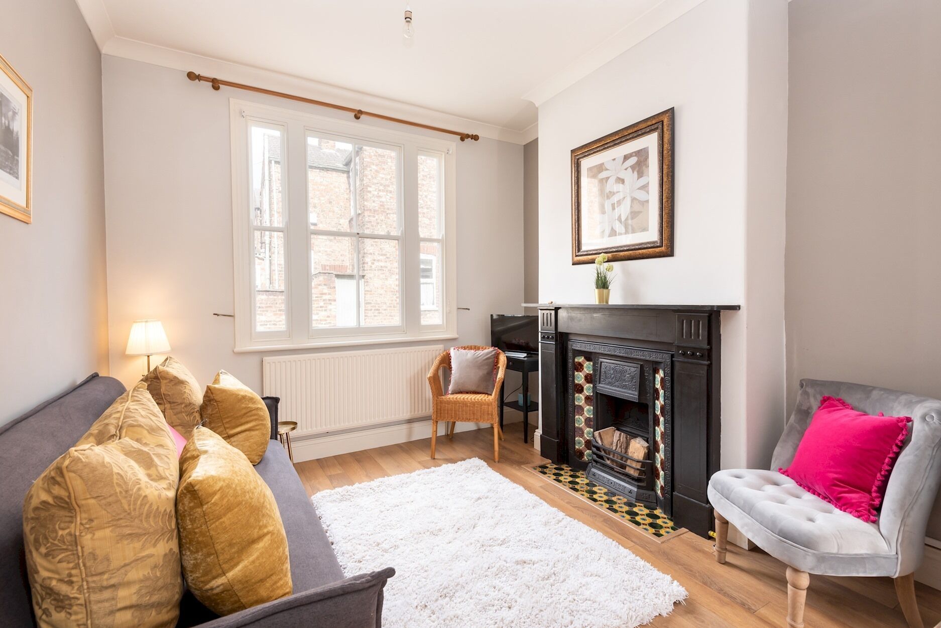 TV, fireplace