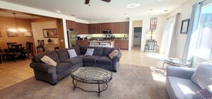 Smart TV, fireplace - Escape to Paradise Surrounded by Sunshine and Golf (Indio)