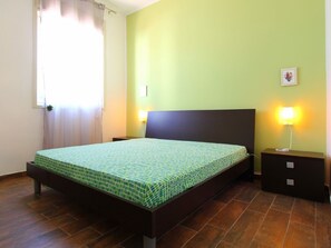 3 bedrooms, iron/ironing board, travel cot, WiFi