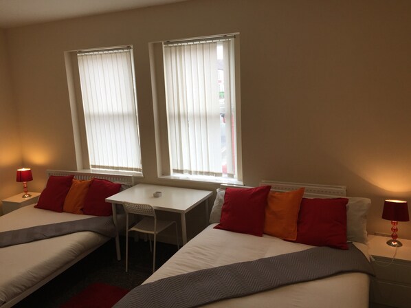 Quadruple Room, Shared Bathroom - CREL Serviced Apartment (Liverpool)