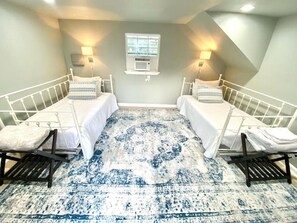 5 quartos, escrivaninha, Wi-Fi de cortesia, roupa de cama