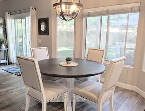 Dining - 4-bedroom vacation home just 12 minutes from Talking Stick Resort Casino (Scottsdale)