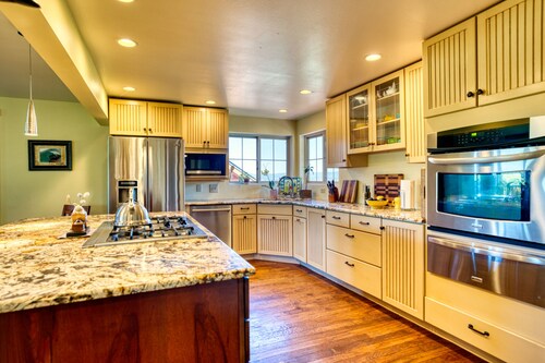 Bring your Horse-- Upscale Ranch Retreat with Ride-Out Access.