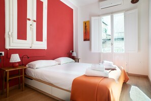 1 habitación, tabla de planchar con plancha, wifi y ropa de cama 