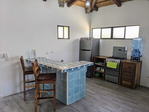 Premium Studio Suite, 1 King Bed, Kitchen, Ocean View | Private kitchen - Costa Oeste (Popoyo)