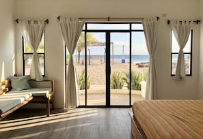 Ropa de cama de alta calidad, cortinas blackout y wifi gratis 