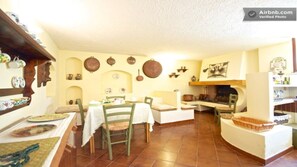 Dining - Splendid Abruzzo Coast Villa 6 km from the sea (Tollo)