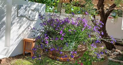 APARTMENT Villa Carol Meren ja vuorten välissä