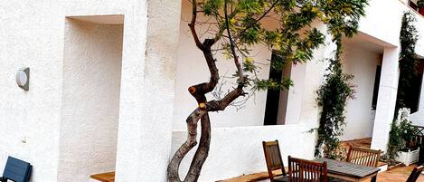 تناول الطعام بالخارج