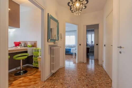 AIR -  WHOLE APARTMENT 4 GUESTS