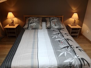 5 Schlafzimmer, Bügeleisen/Bügelbrett, kostenloses WLAN, Bettwäsche