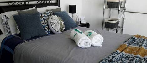 1 غرفة نوم ومكواة/لوح كي وواي فاي وملاءات أسرّة