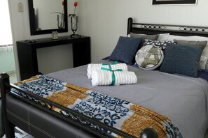 1 habitación, tabla de planchar con plancha, wifi y ropa de cama 
