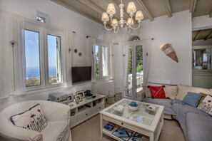 Flachbildfernseher, Kamin, DVD-Player, Musikbibliothek