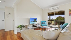 TV, DVD player
