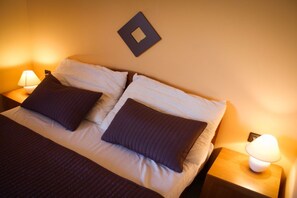 2 室のベッドルーム、アイロン / アイロン台、インターネット、ベッドシーツ