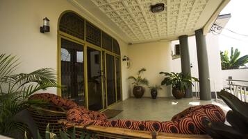 House, 5 Bedrooms | Terrace/patio