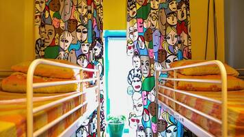 Shared Dormitory, Mixed Dorm (6 beds) | Living area