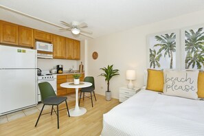 Iron/ironing board, free WiFi, bed sheets