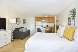 Iron/ironing board, free WiFi, bed sheets