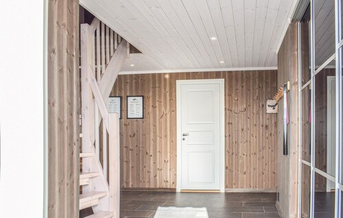 Nice home in Sjusjøen with sauna
