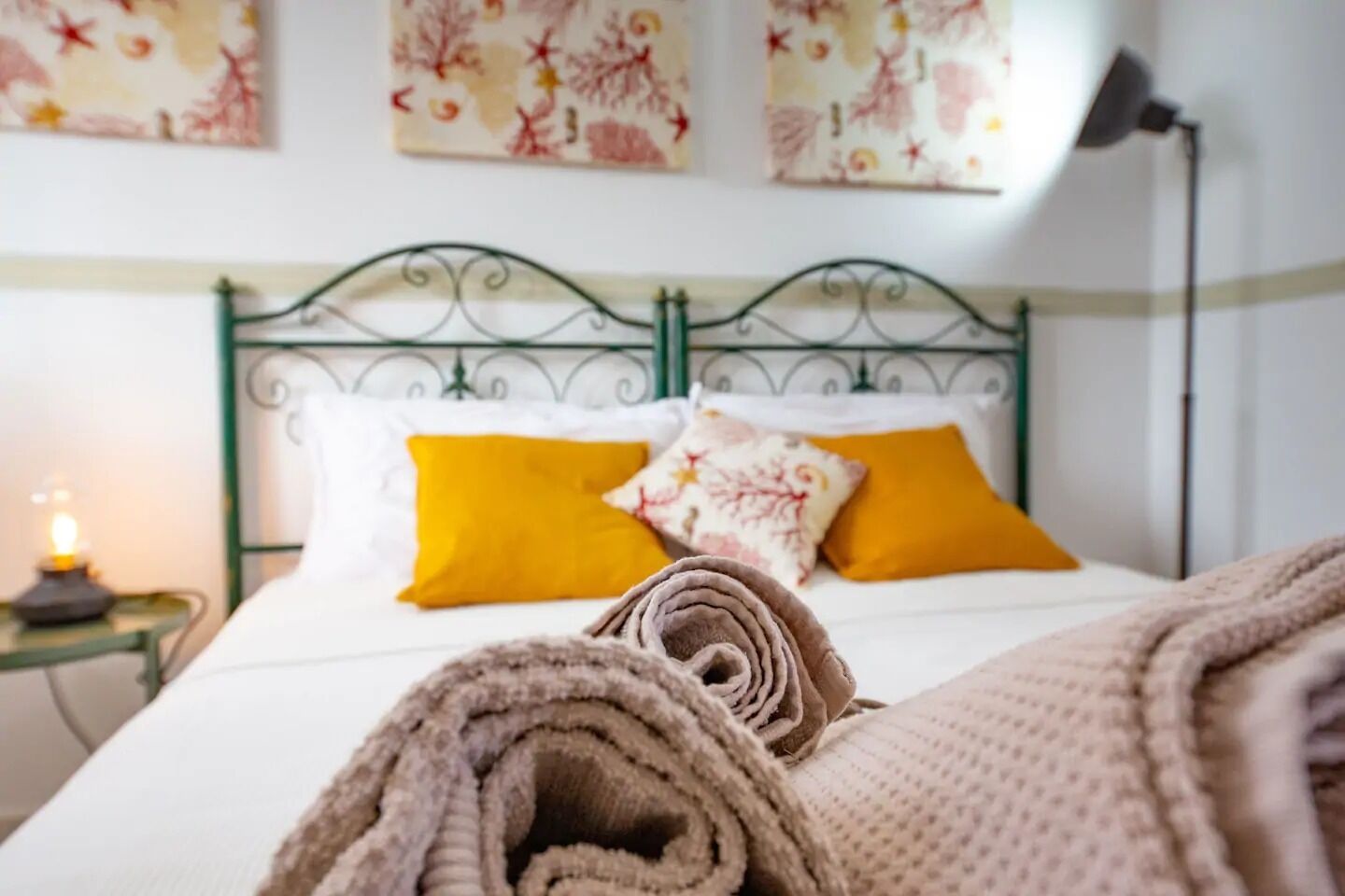 2 bedrooms, iron/ironing board, bed sheets