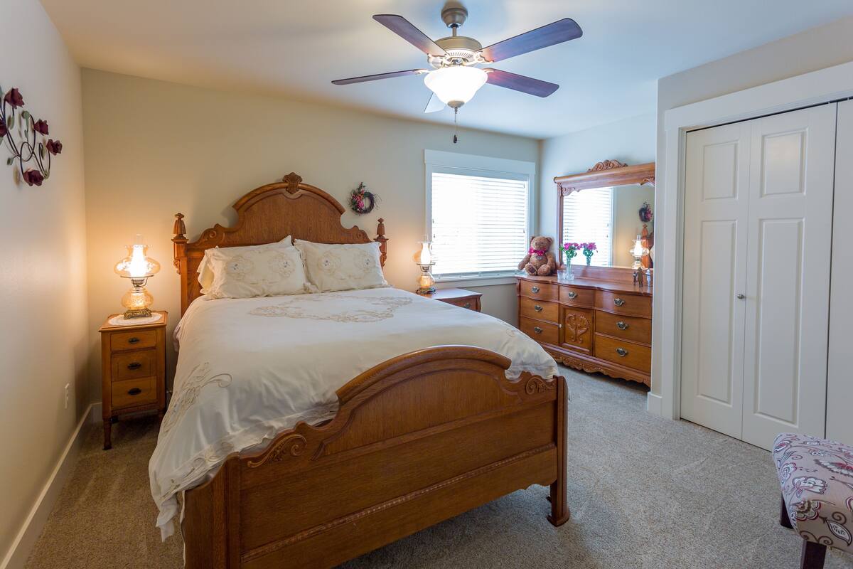 Superior Suite, 1 Queen Bed | Premium bedding, pillow-top beds, laptop workspace, soundproofing