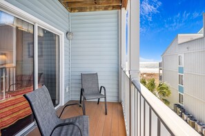 Property grounds - Ambassador Villas 203, Spacious 8 BR Beach Front Condo with a Swimming Pool and Hot Tub (NORTH MYRTLE BEACH)