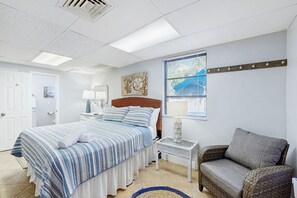 4 bedrooms, internet, bed sheets