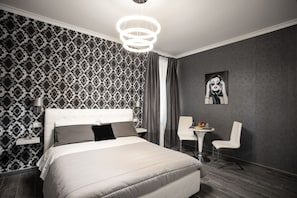 In-room safe, desk, blackout curtains, rollaway beds - B&B Notti d'Oriente (Sutri)