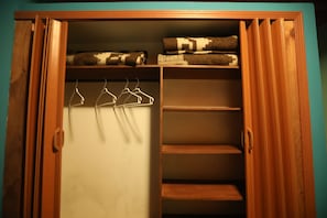 4 habitaciones, ropa de cama de alta calidad y colchones Select Comfort