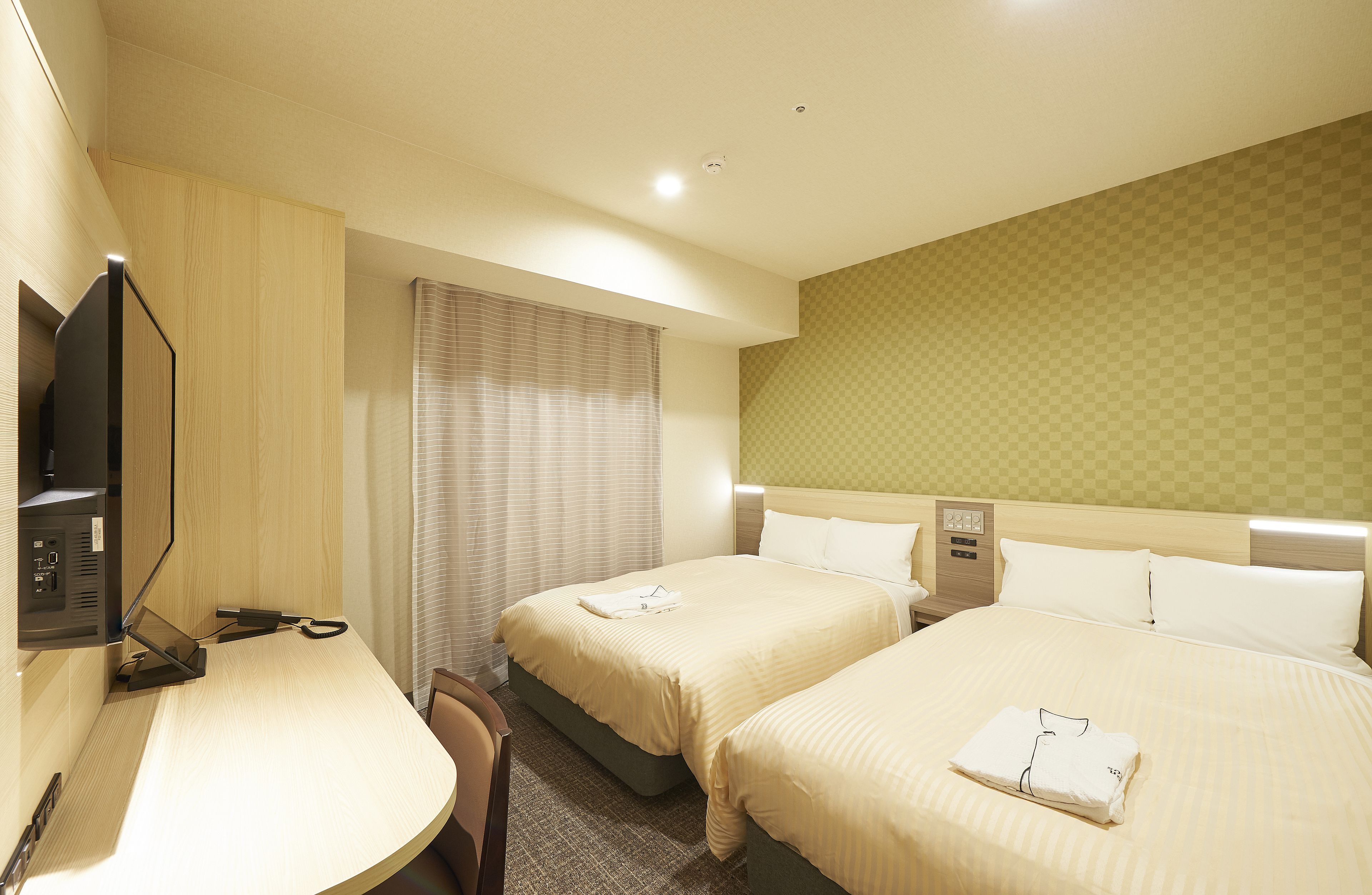 connecting twin rooms, non smoking | 1 bedroom, premium bedding, down duvets, desk