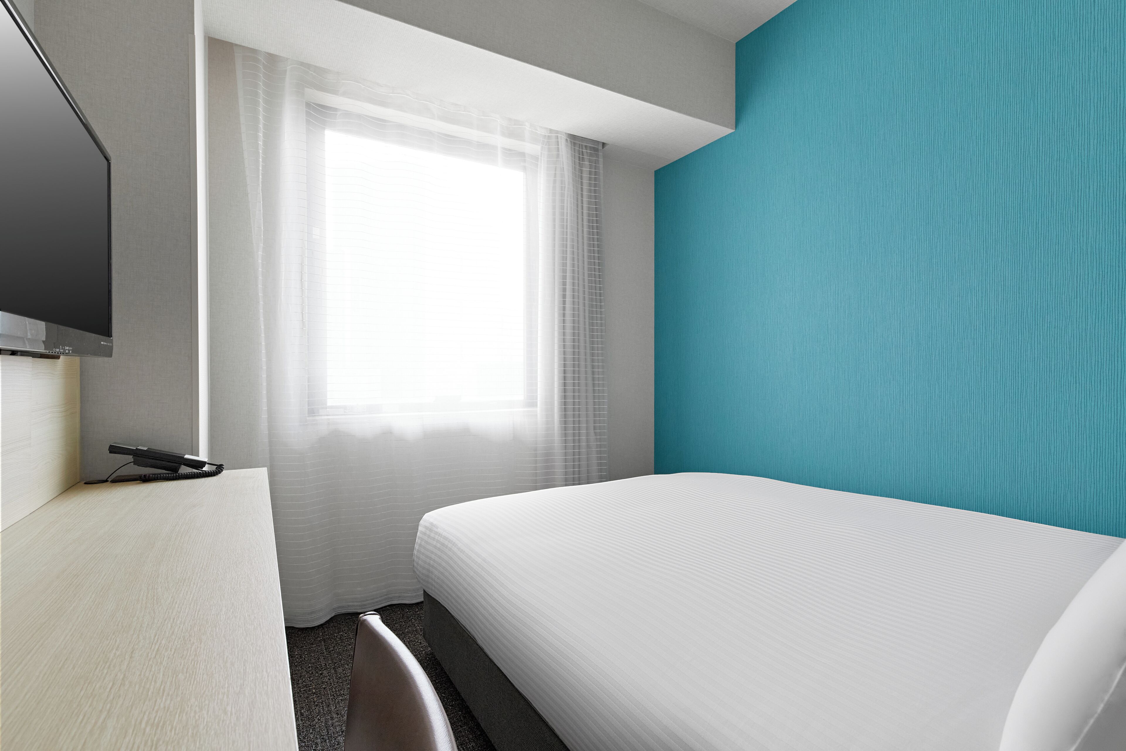 Rom, ikke-røyk (Run of House) | Sengetøy av topp kvalitet, dundyner, skrivebord og blendingsgardiner